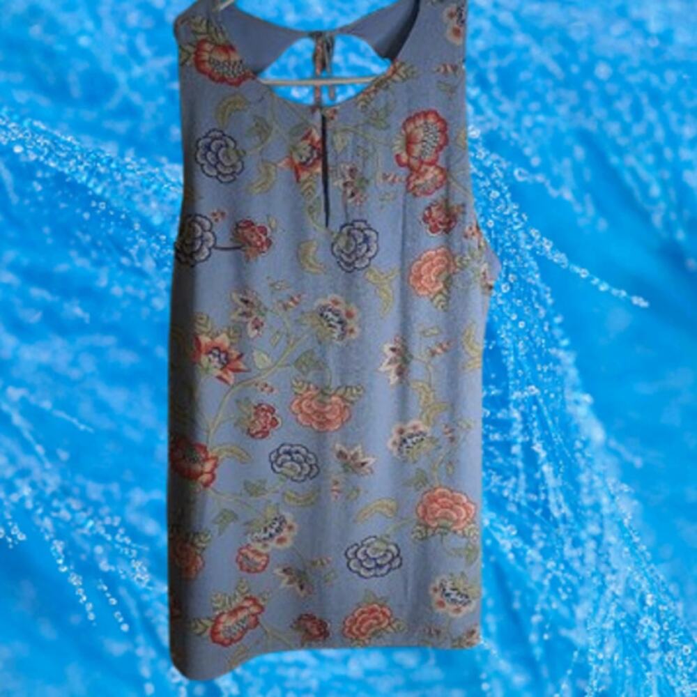 Loft Large sleeveless blue floral rayon woman's casual spring/summer blouse.